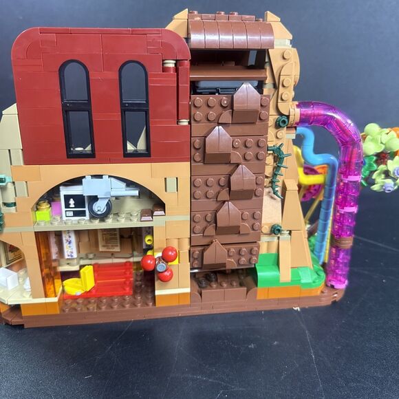 LEGO 21360 Willy Wonka and the Chocolate Factory 2025 - Picture 9 of 10